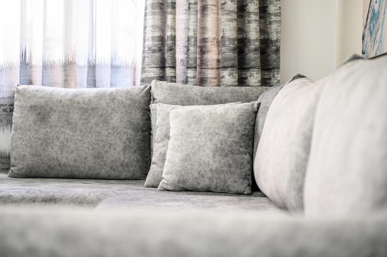Miku Apartment-City Walk 1Bd Stylish Apartment Tiranë Ngoại thất bức ảnh