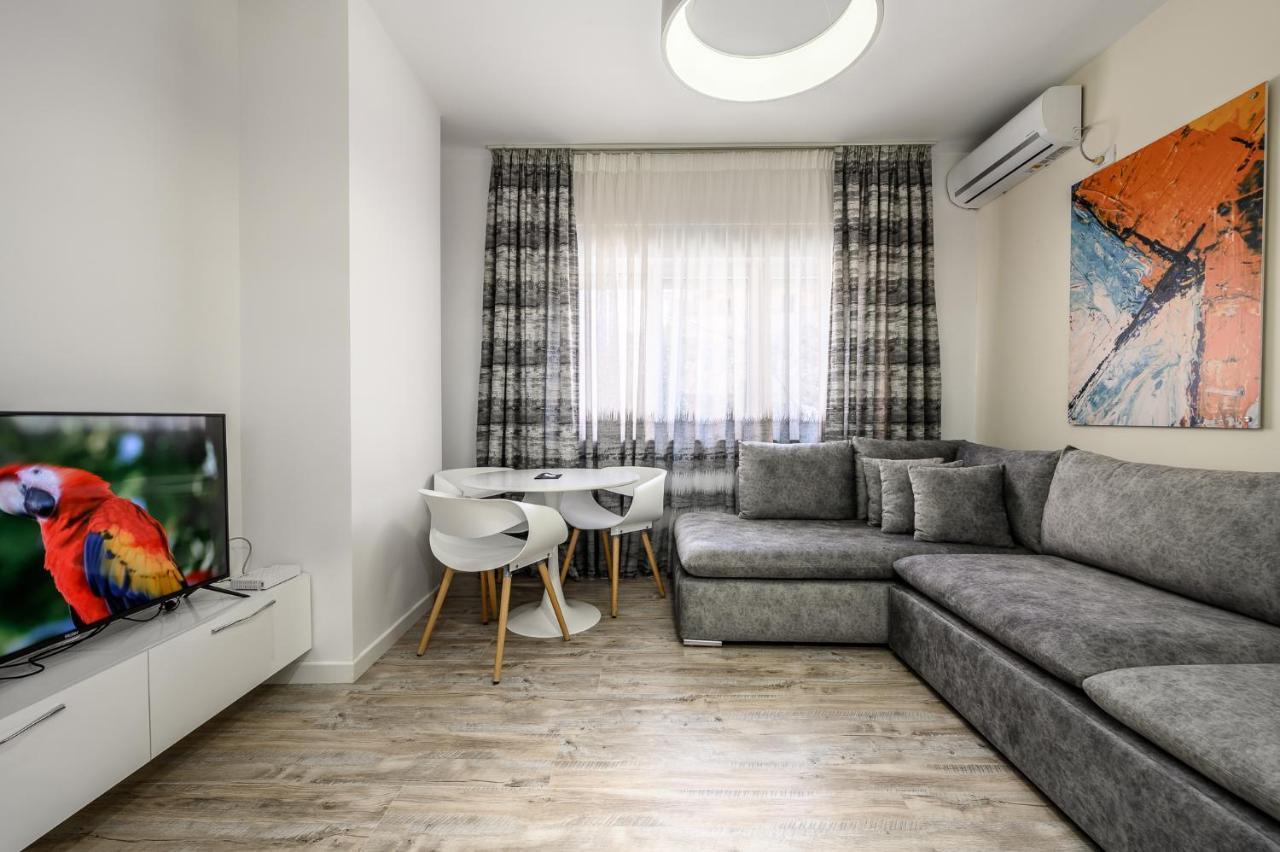 Miku Apartment-City Walk 1Bd Stylish Apartment Tiranë Ngoại thất bức ảnh