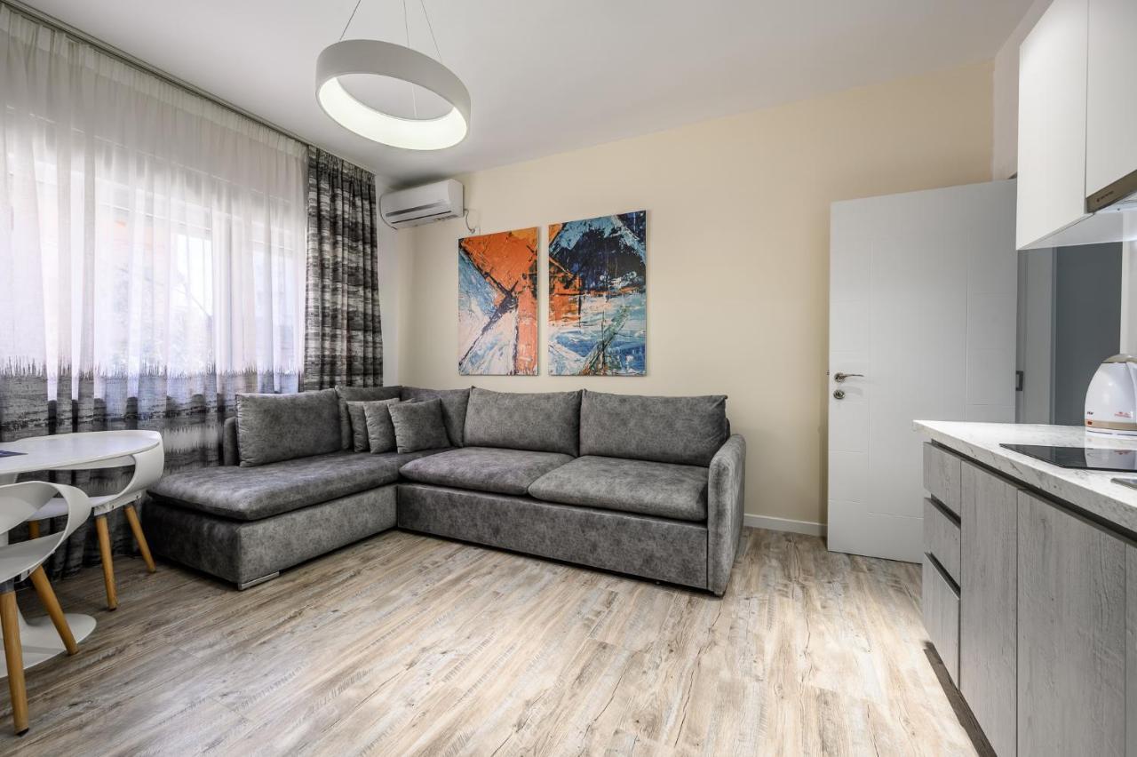 Miku Apartment-City Walk 1Bd Stylish Apartment Tiranë Ngoại thất bức ảnh