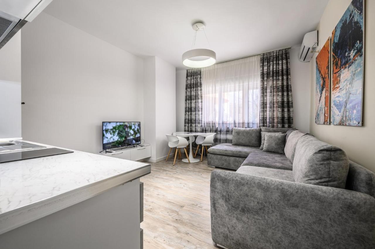 Miku Apartment-City Walk 1Bd Stylish Apartment Tiranë Ngoại thất bức ảnh