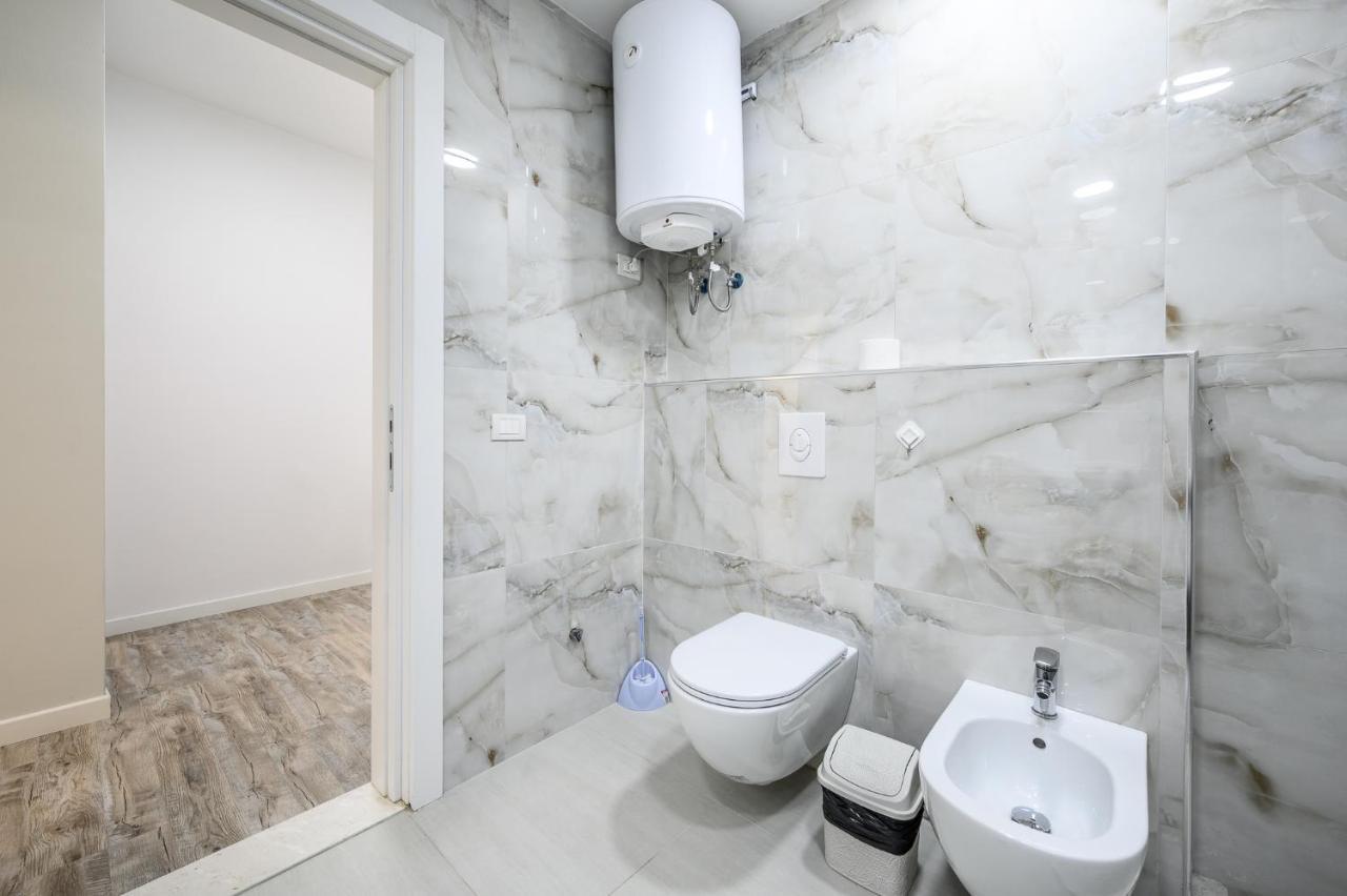 Miku Apartment-City Walk 1Bd Stylish Apartment Tiranë Ngoại thất bức ảnh