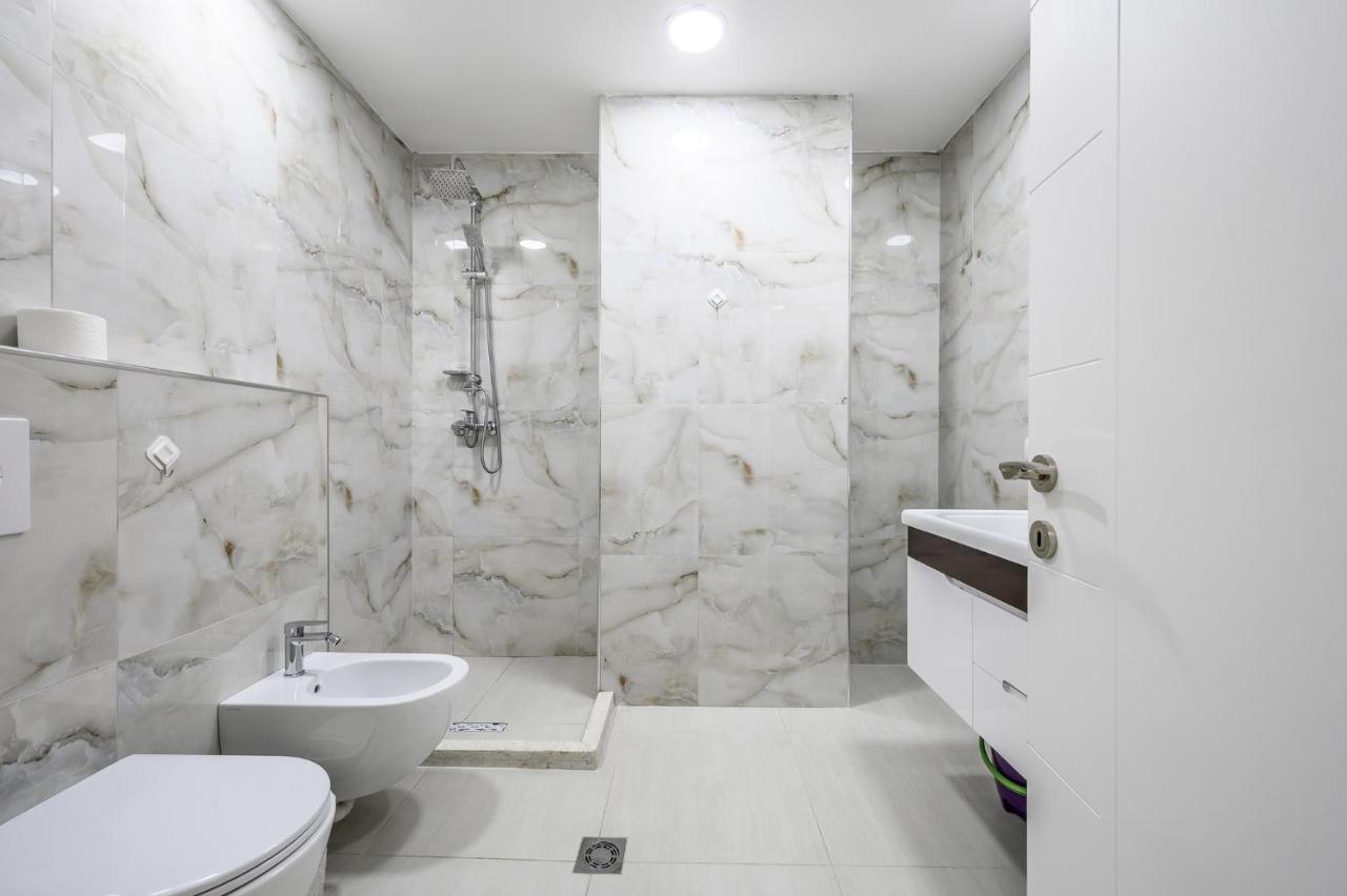 Miku Apartment-City Walk 1Bd Stylish Apartment Tiranë Ngoại thất bức ảnh